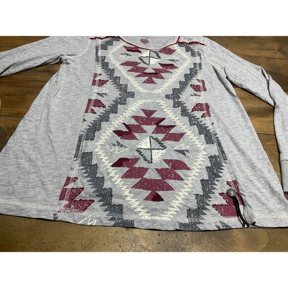 Double D Ranch Women’s Gray Long Sleeve Southwest Pattern Embroidered Top - Picture 4 of 12